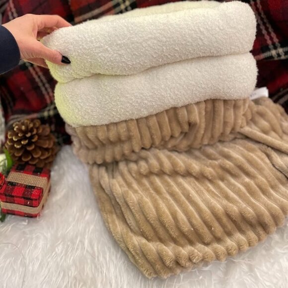 Super Soft and Luxe Cat Sleep Sack with Plush Cuff, Tan, Large Size  NWT - Picture 1 of 7